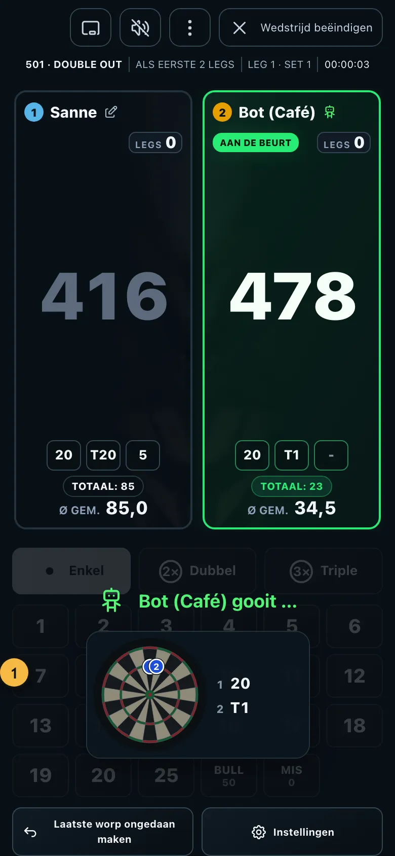 Lopend spel tegen een bot met een klein bord dat zijn darts toont